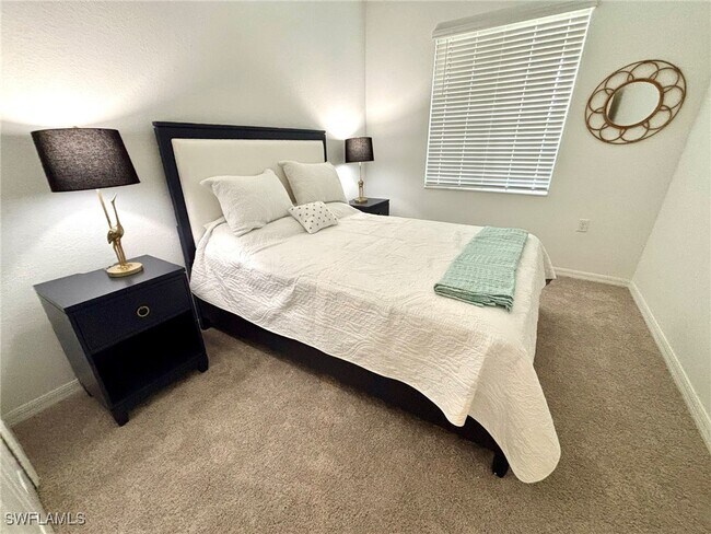 Building Photo - 15275 Grn Acrs Ave