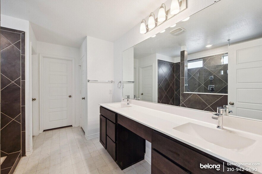 Building Photo - 4806 Ocean Wave