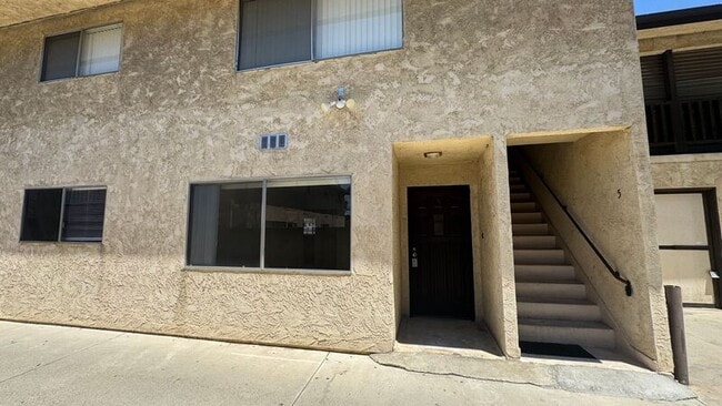 Building Photo - 616 N Pasadena Ave