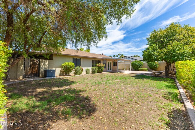 Building Photo - 8943 E Friess Dr