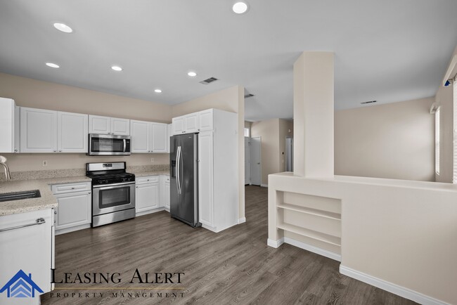 Building Photo - 27825 Crown Ct Cir