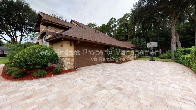 Building Photo - 7911 Vineyard Lake Rd N