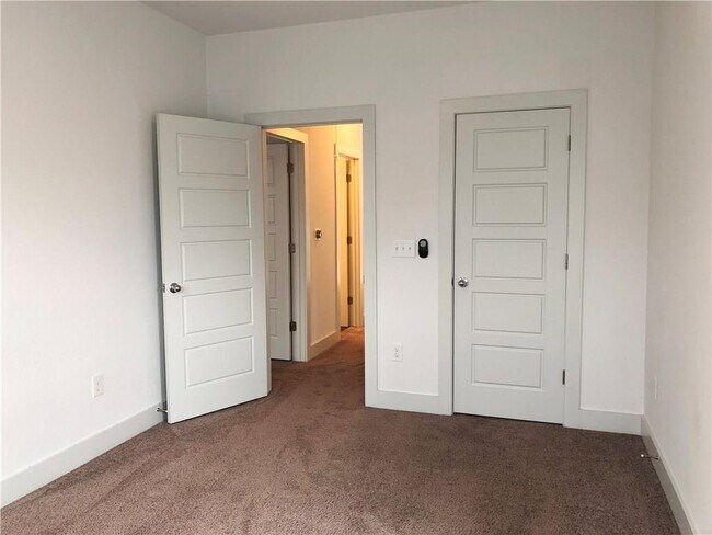 Building Photo - 2210 Capulet St