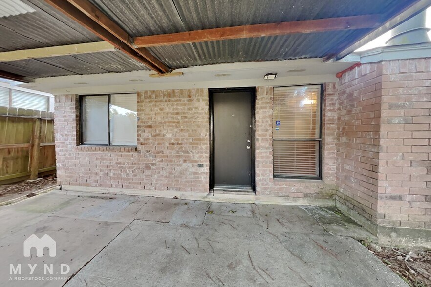 Building Photo - 225 Bedford Ln