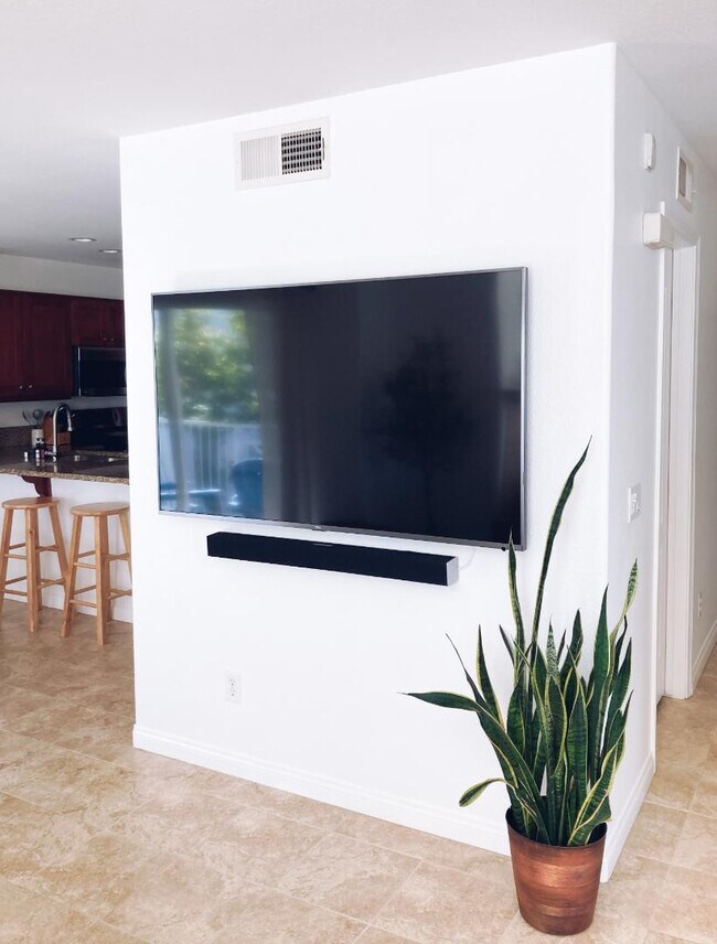 Building Photo - 3504 Shoreline Bluff Ln