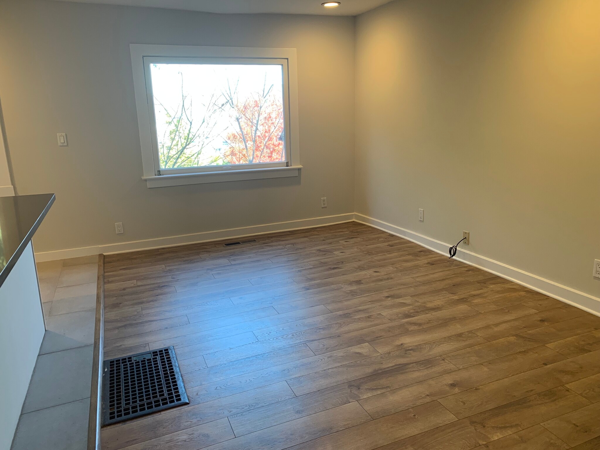 Building Photo - 923 Bridgeway
