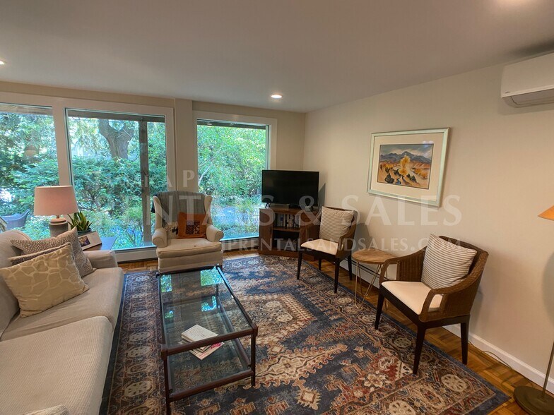 Building Photo - 27R Eliot St