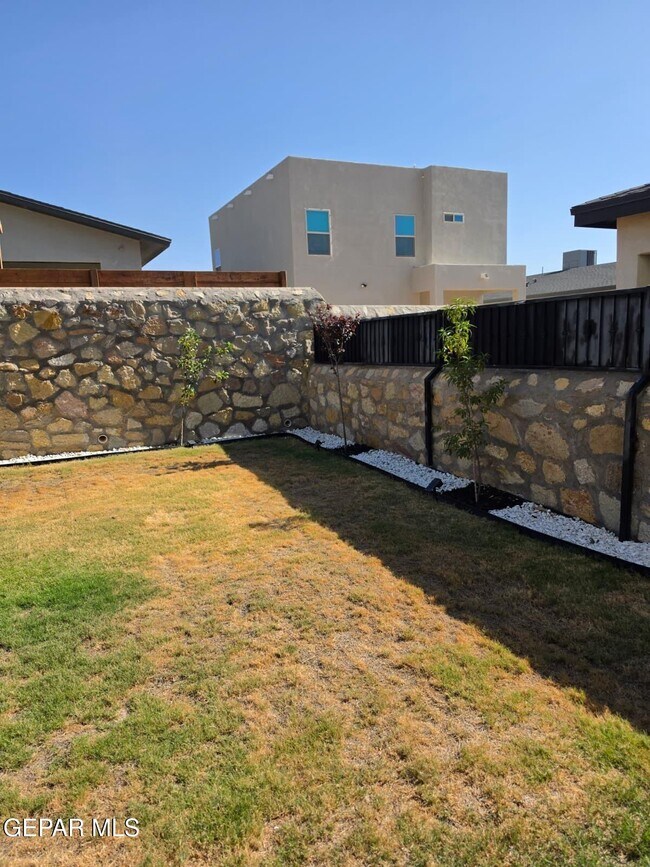 Building Photo - 12603 Amesbury Dr