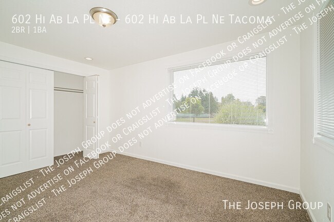 Building Photo - 602 Hi-Ab-La Pl NE