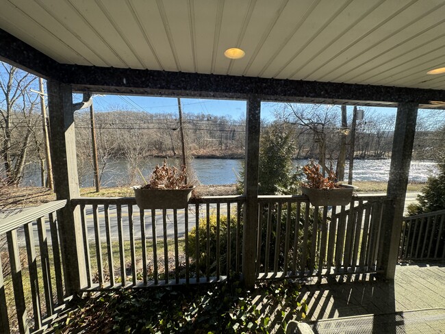 Building Photo - 312 Lehigh Dr