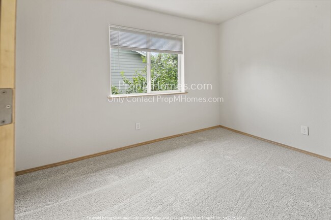 Building Photo - Charming Townhome in South-East Portland: ...