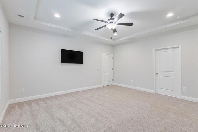 Building Photo - 570 Tullimore Ln