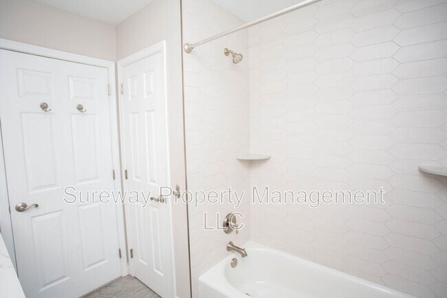 Building Photo - 7 Amaryllis Ln