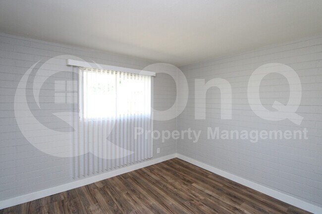 Building Photo - 6044 N 21st Ave