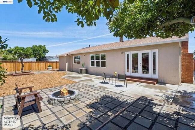 Building Photo - 2800 Seville Cir