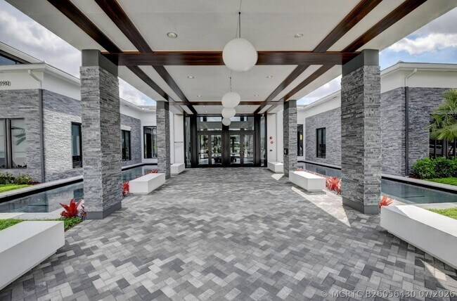 Building Photo - 17333 Rainstream Rd