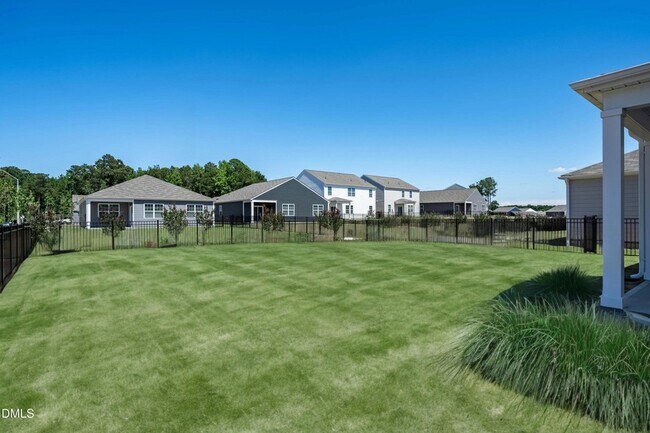 Building Photo - 1121 Duet Dr