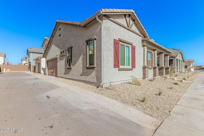 Building Photo - 14134 W Hackamore Dr