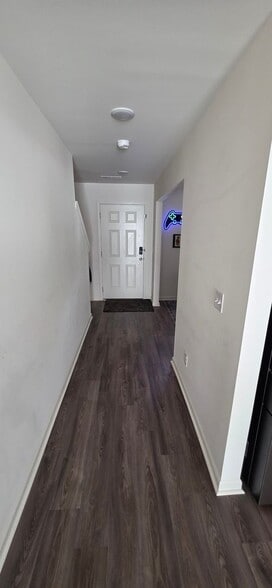 Building Photo - 134 Lang Farm Rd