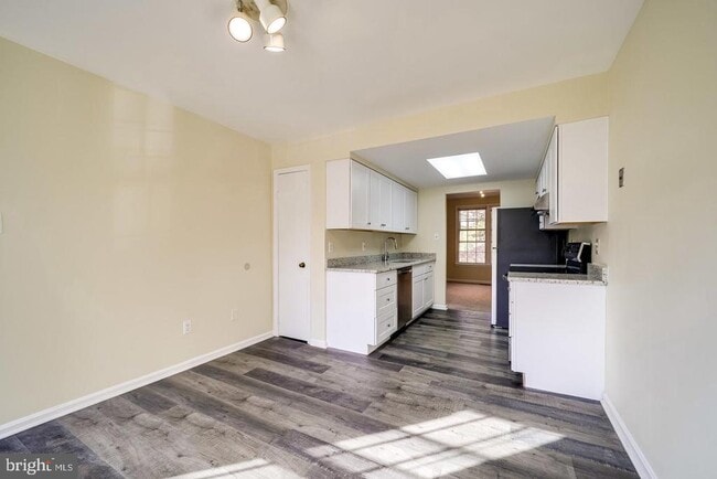 Building Photo - 7476 Adams Park Ct