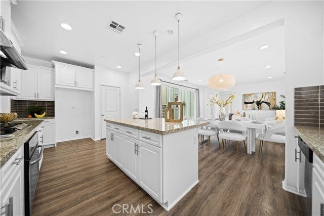 Building Photo - 145 Mongoose