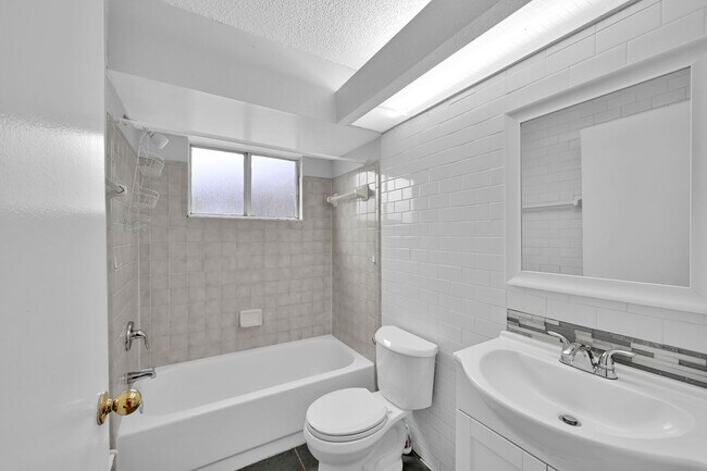 Building Photo - 9687 Hersham Ct
