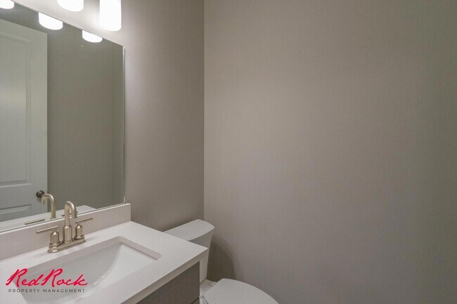 Building Photo - Welcome to Your Dream Home!