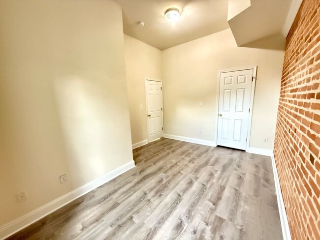 Building Photo - 204 S Patterson Park Ave