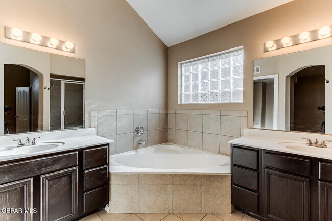 Building Photo - 5954 Katelyn Gray Cir