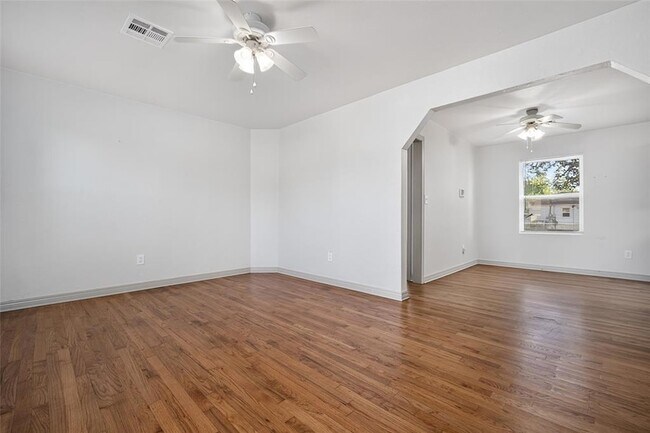 Building Photo - 7014 NW 45th St