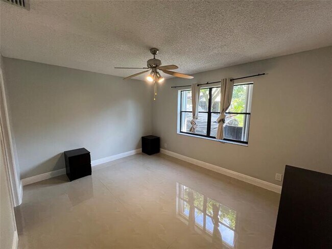 Building Photo - 3370 Beau Rivage Dr