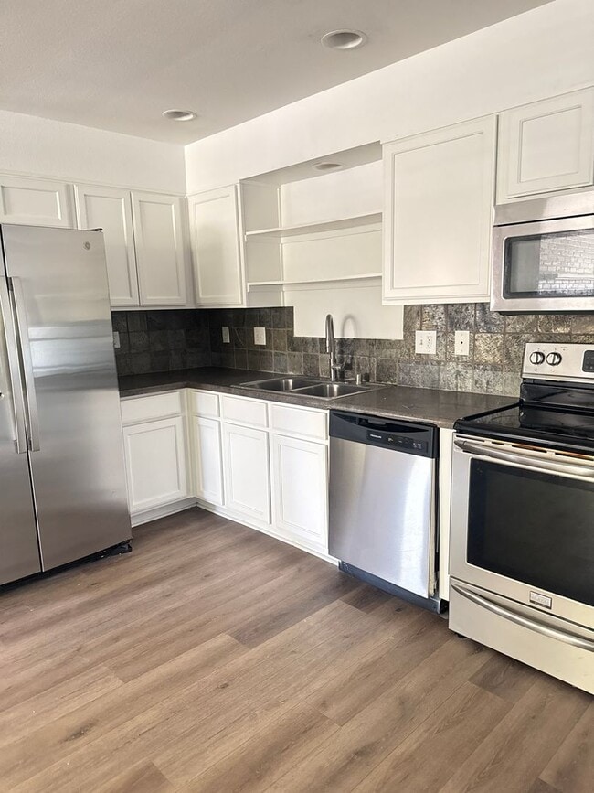 Building Photo - Charming Home in Central Las Vegas