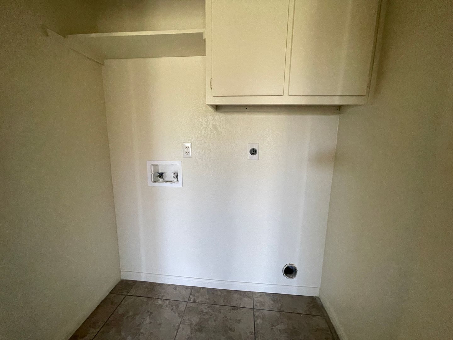 Building Photo - 2609 Vernice Loop