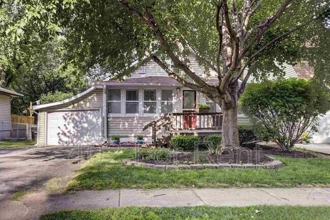 Building Photo - 2338 N 69th St
