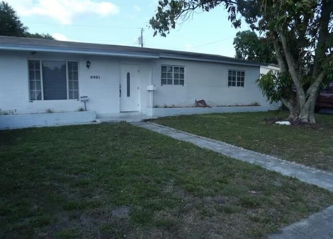 Primary Photo - 6931 SW 6th St