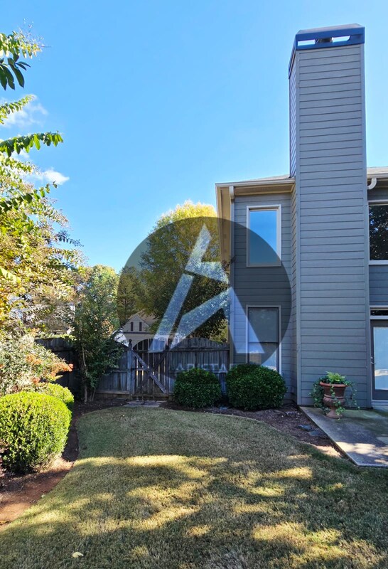 Building Photo - 223 Elmbrook Ln