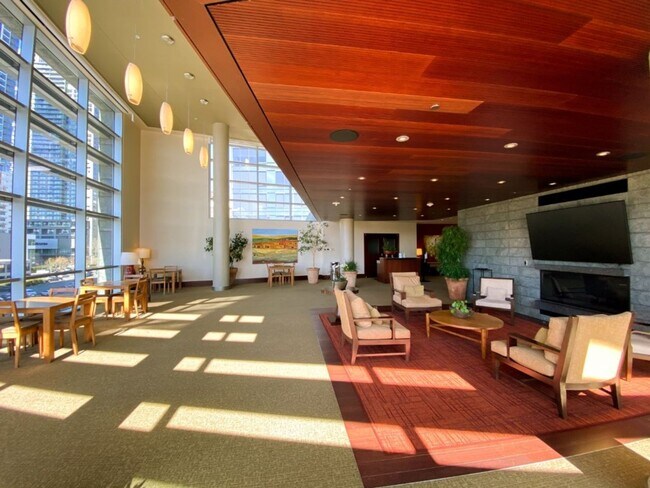 Building Photo - 1Bd/1.5BA Bellevue Condo