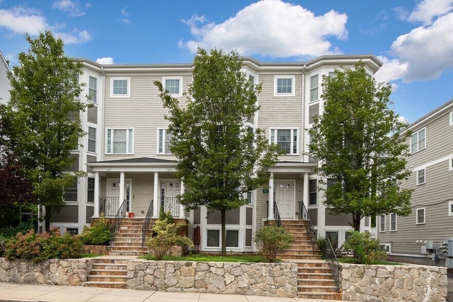 Building Photo - 383 Hyde Park Ave