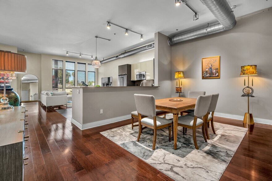 Building Photo - 13320 Beach 202 BCH