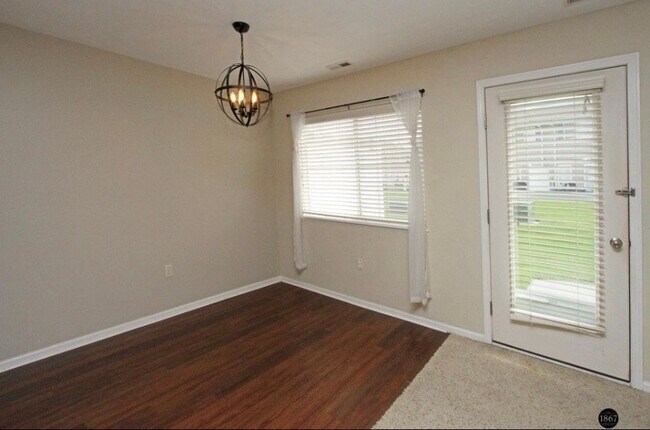Building Photo - 6028 Glenbrook Ln