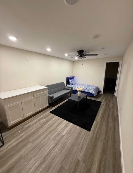 Building Photo - 4728 Crenshaw Ave