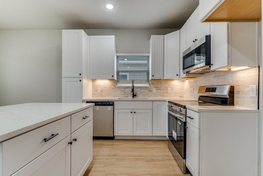 Building Photo - 2707 Brazos River Dr