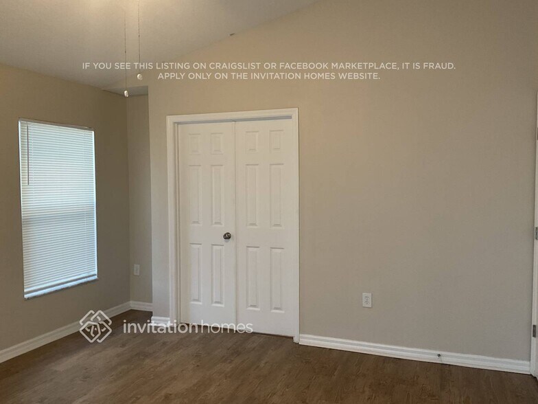 Building Photo - 4202 Roberta Dr