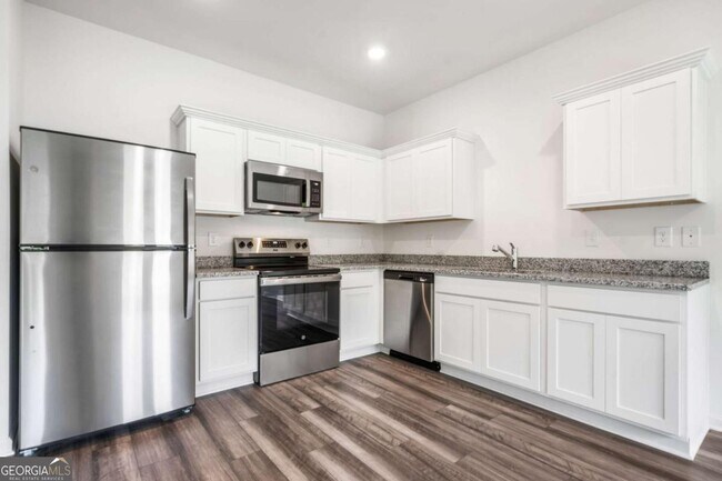 Building Photo - 102 Saginaw Ct