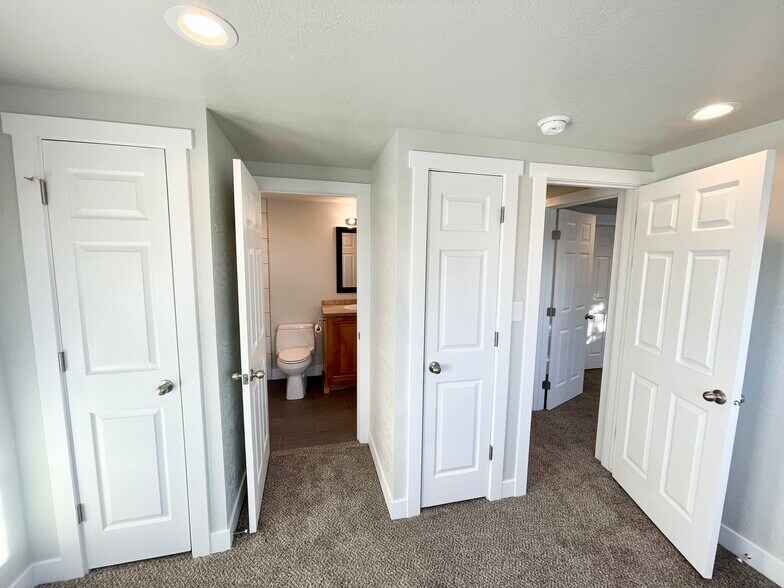 Building Photo - 564 W 5275 S