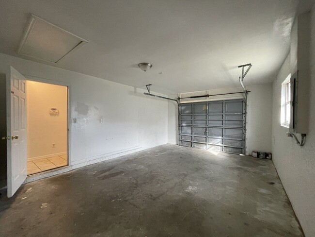 Building Photo - Now Available in Lehigh-3 Bedroom 2 Bath D...