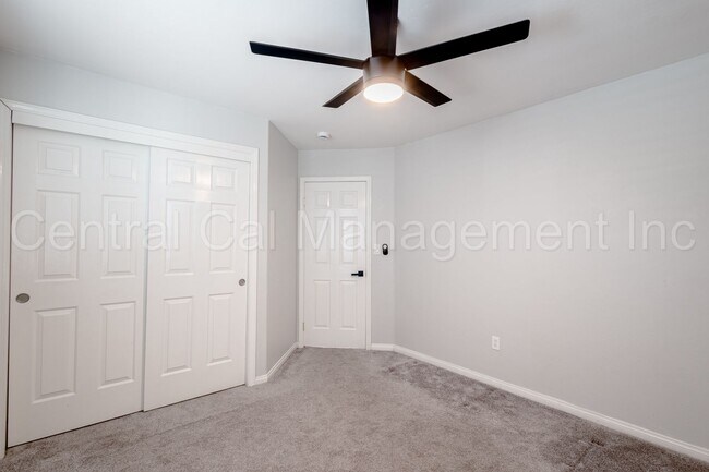 Building Photo - 4 Bedroom/3 Bath Home with Solar, Pool and...
