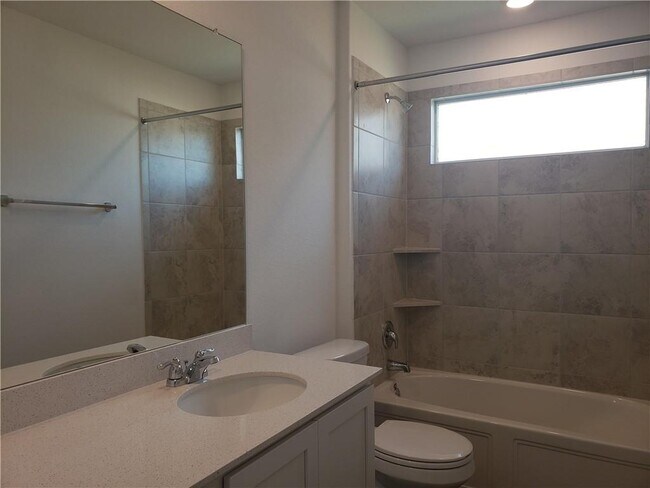 Building Photo - 104 Mountain Maple St