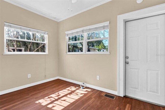 Building Photo - 2449 Burlington Ave N