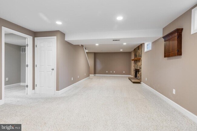 Building Photo - 21354 Fultonham Cir